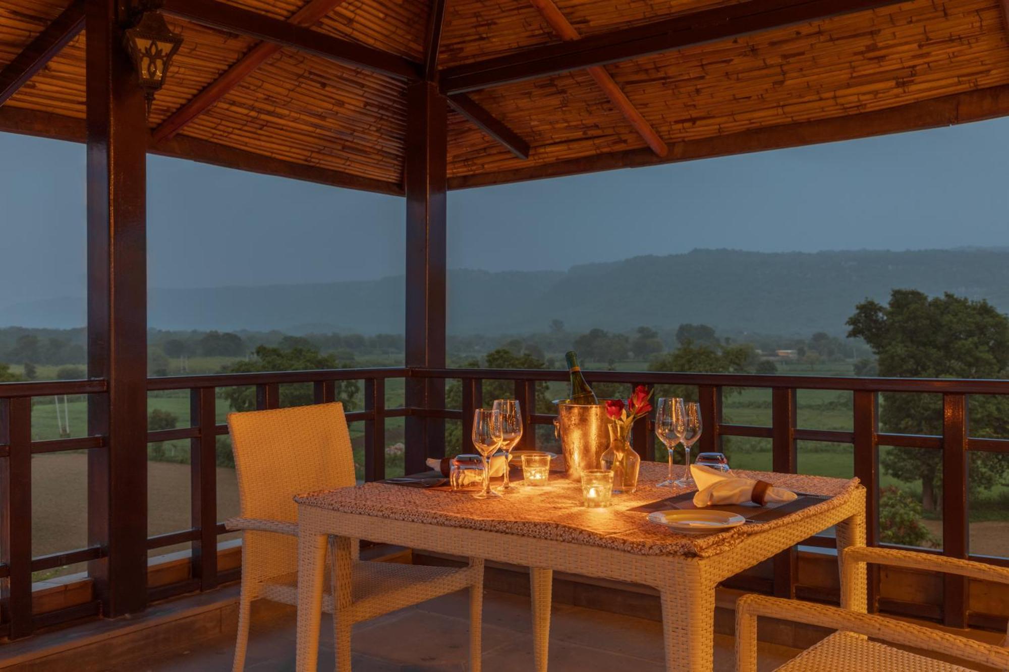 סוואי מדופור Aamaghati Wildlife Resort, Ranthambore מראה חיצוני תמונה